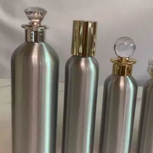 Luxury Skull-Top Designer Bottle – Crown Edition